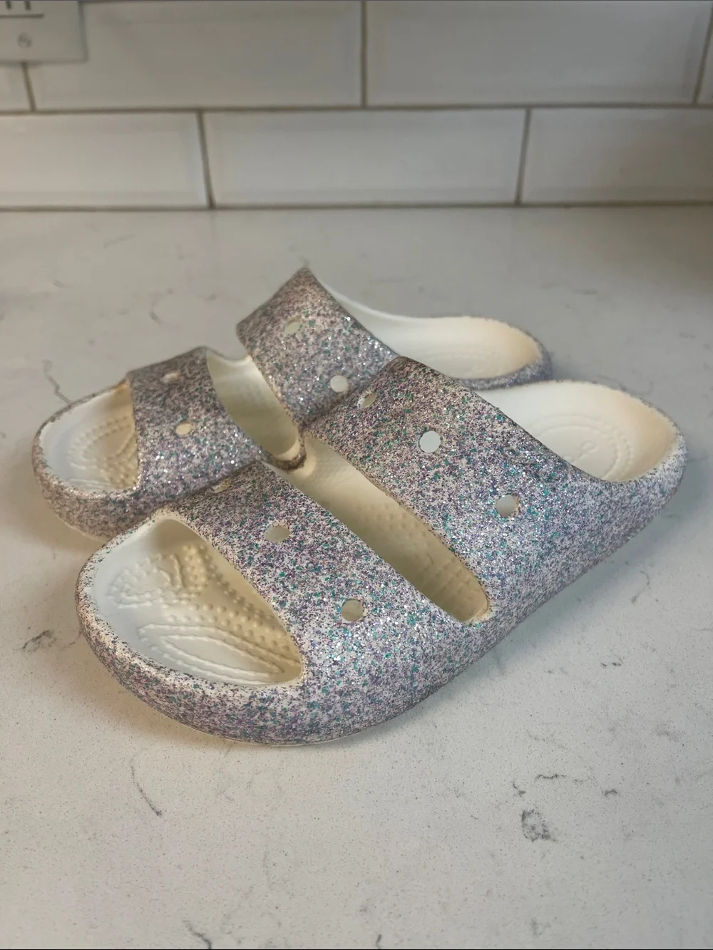 Crocs Glitter Sandal V2 Girl’s size 13 Styke #209705 Mystic Glitter